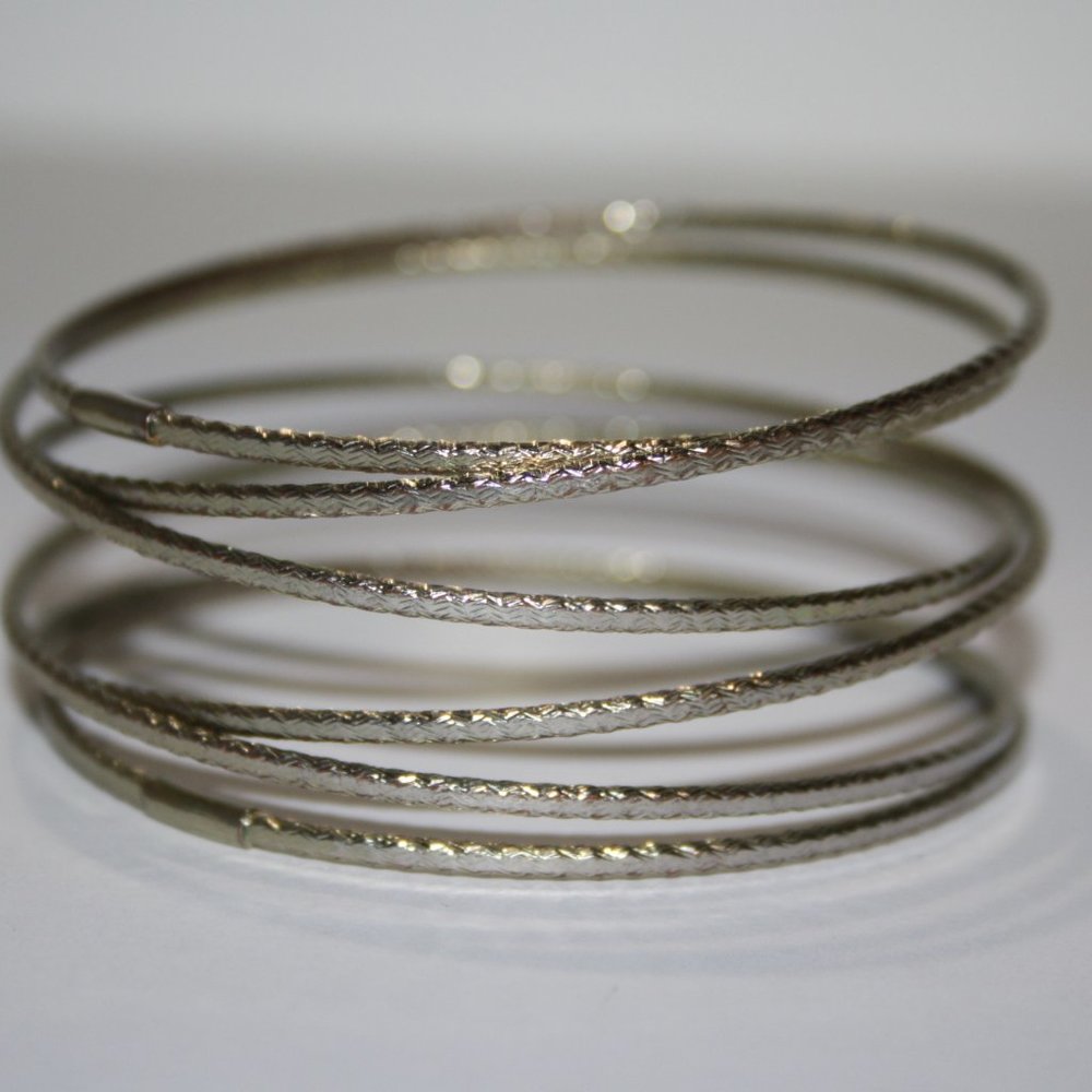 Beautiful silver wire bracelet bangle